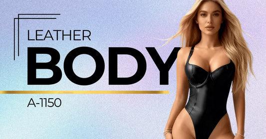 Κορμάκι δερματίνης leather look μαύρο που αγκαλιάζει τη γυναικεία σιλουέτα