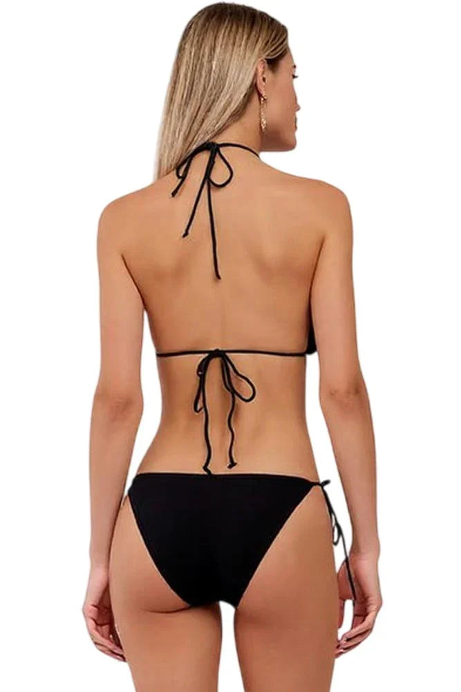 Γυναικείο μαύρο bikini μαγιό με κορδόνια – πίσω όψη με κλασικό κόψιμο στο κάτω μέρος
