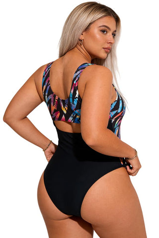 Πίσω όψη ολόσωμο μαγιό plus size με άνοιγμα στην πλάτη